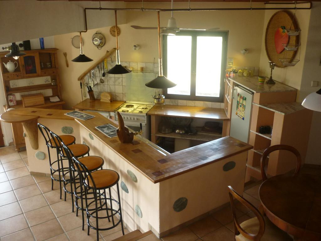 The Place By The Sun Milina Exterior photo